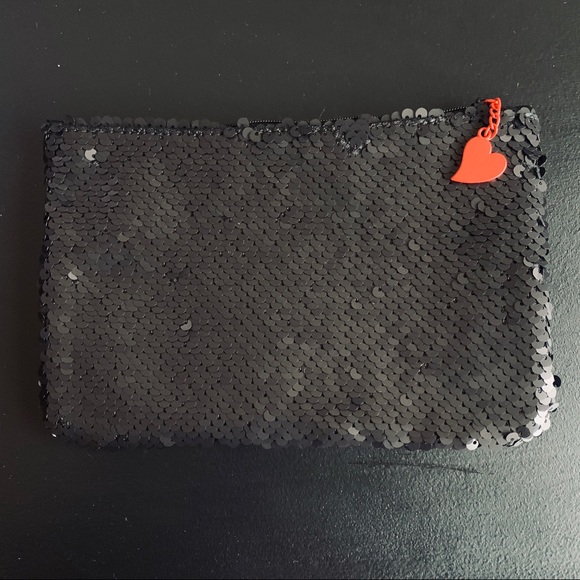 Betty Boop x Ipsy Plus Bag + Cheek to Cheek Blush - Picture 4 of 8